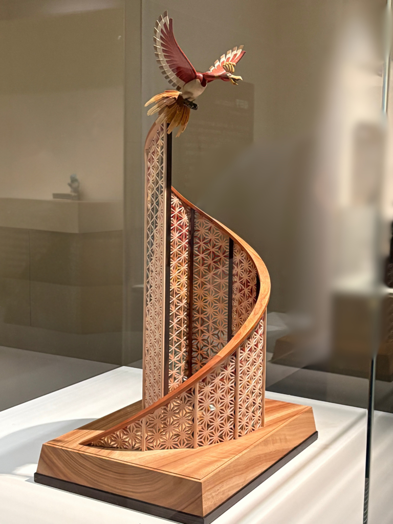 名古屋のポケモン工芸展に展示されたホウオウアート作品